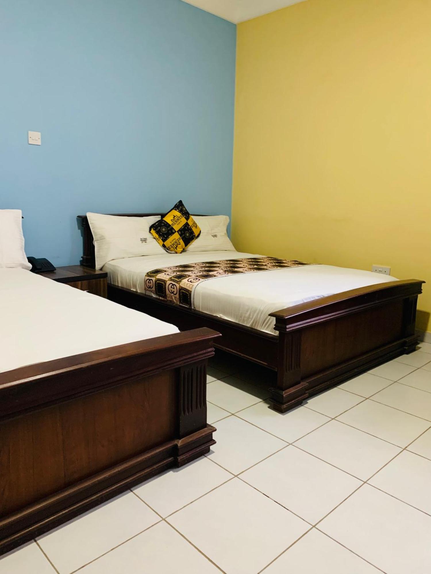 Dc Ambassadors Hotel Dawhwenya Exterior photo